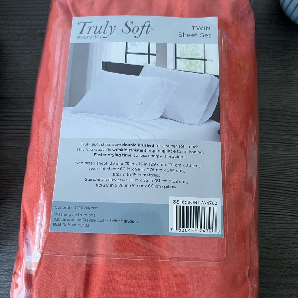 Truly Soft Everyday Twin Sheet Set in Orange
c3139